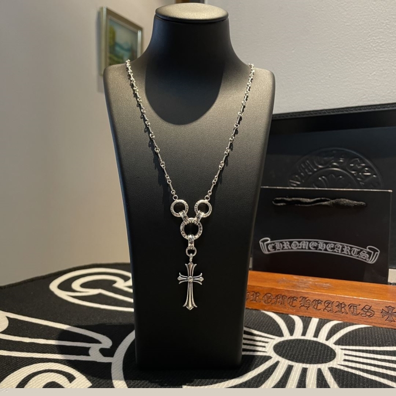 Ch**me He**ts necklaces